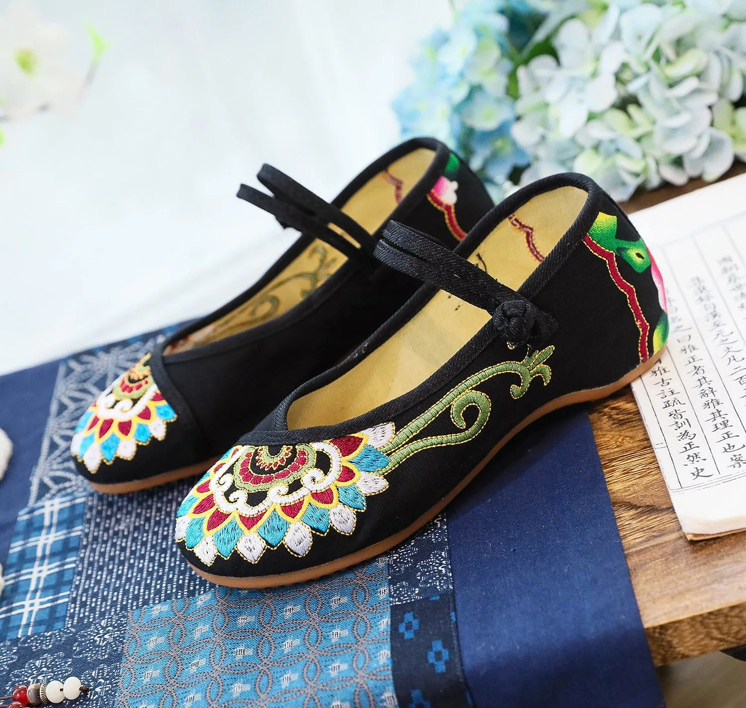 Canvas embroidered cloth shoes women's shoes single shoe one-line buckle low heel