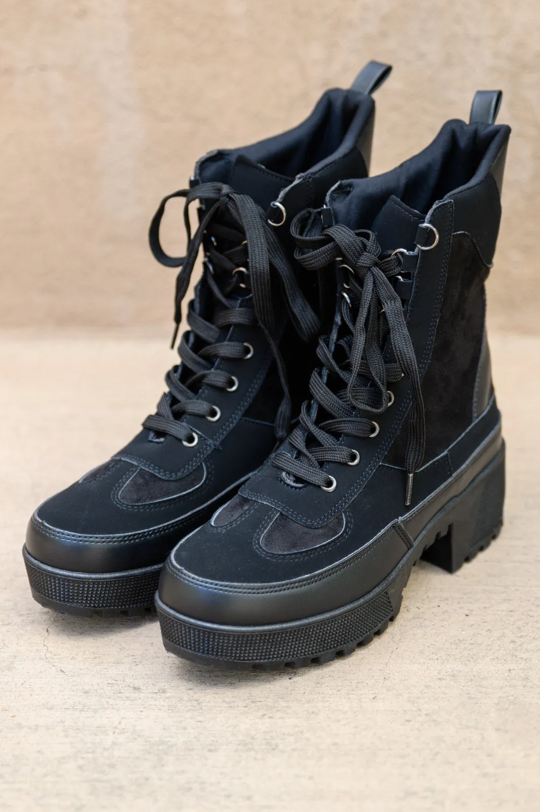 Desert Nights Lace Up Boots In Black Winter22