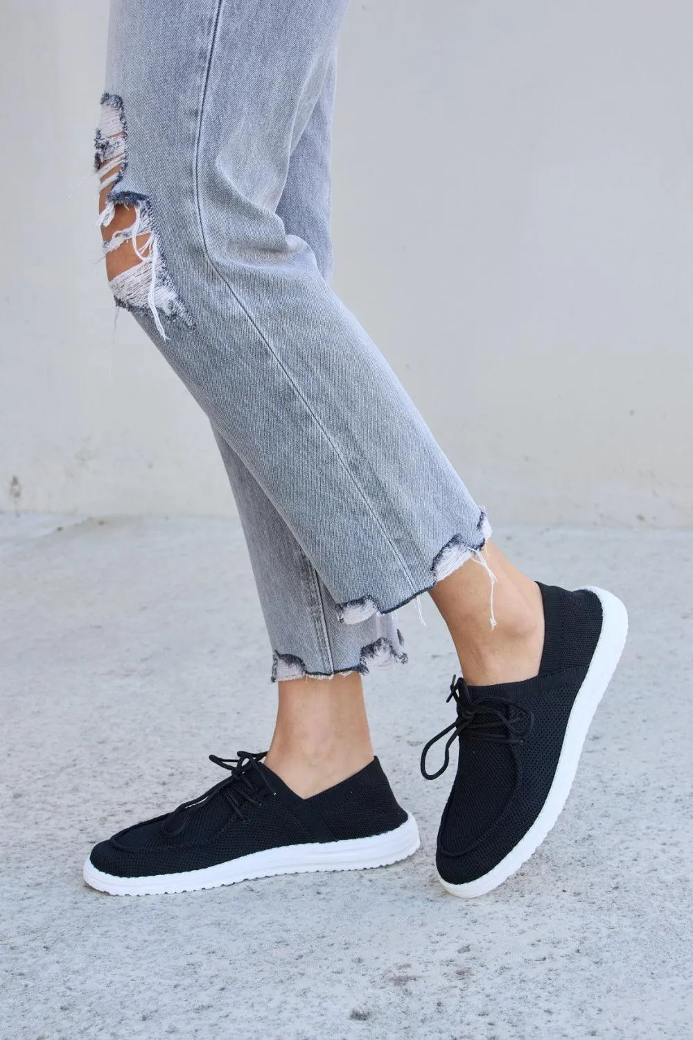 Forever Link Flat Round Toe Lace-Up Sneakers