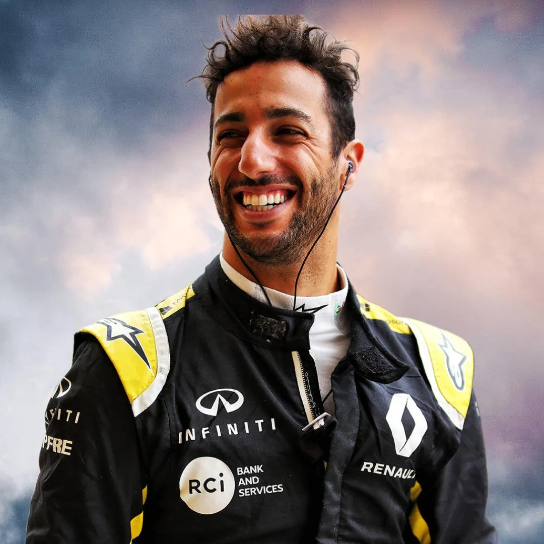 NEW DANIEL RICCIARDO 2019 RACE SUIT - RENAULT F1 TEAM